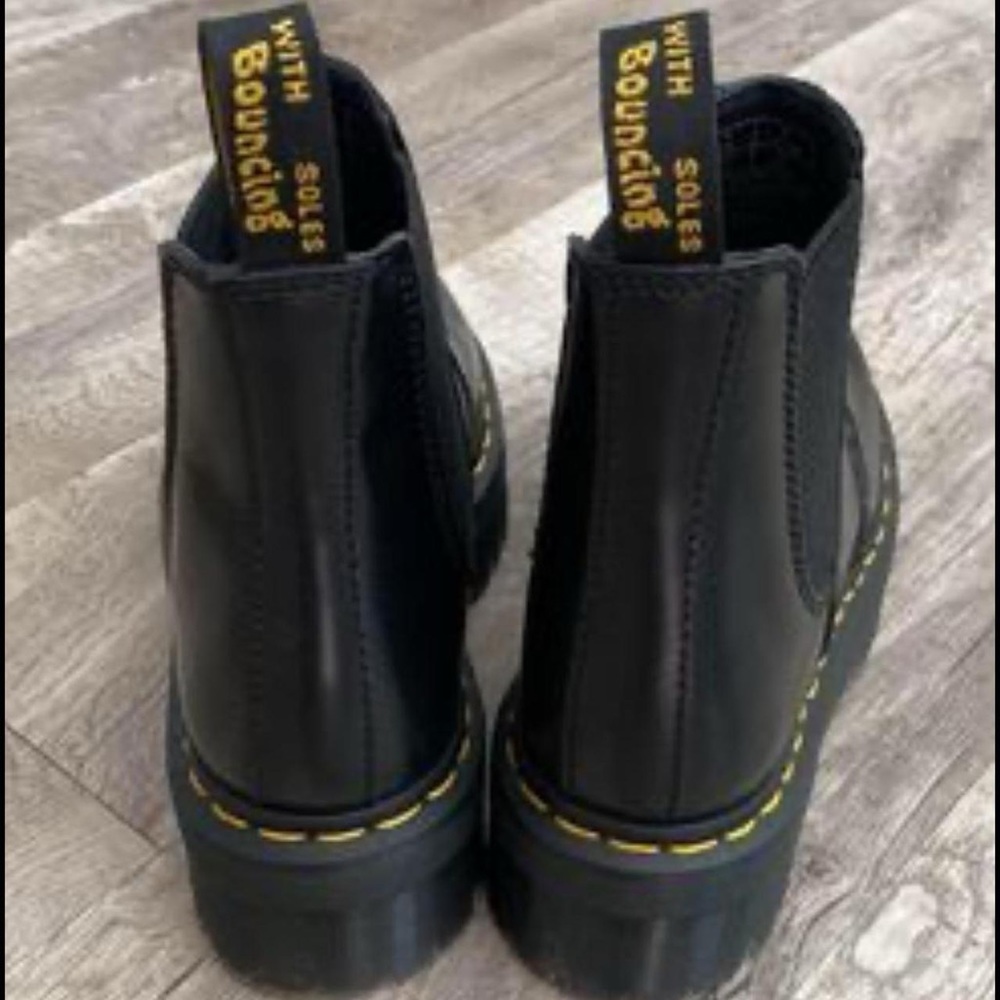 Dr. Marten 2976 SMOOTH LEATHER
PLATFORM CHELSEA BOOTS SIZE 6 - Picture 3 of 4